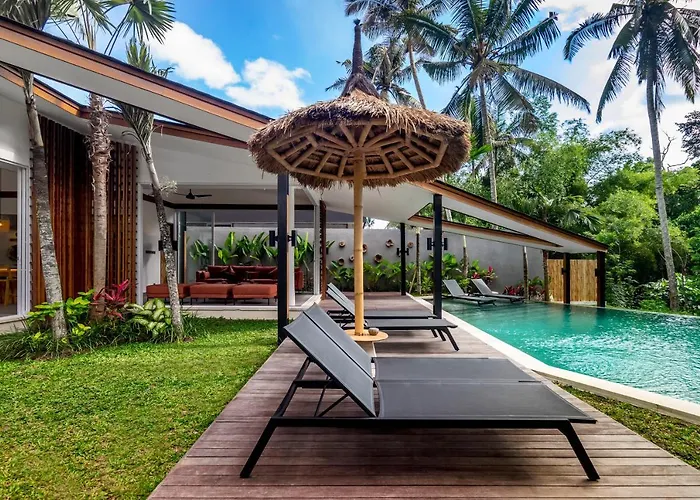 Crazy Roof By Balisuperhost *
